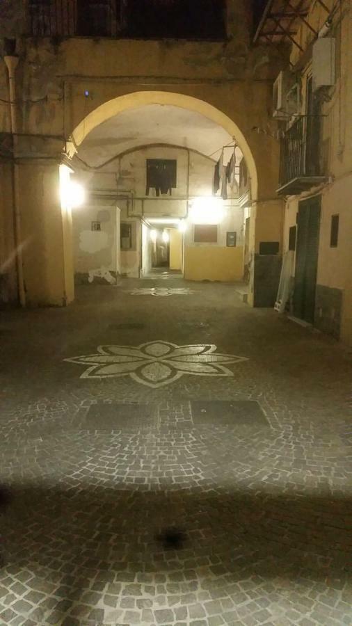Апартаменты Il Volo Del Gabbiano Неаполь Экстерьер фото